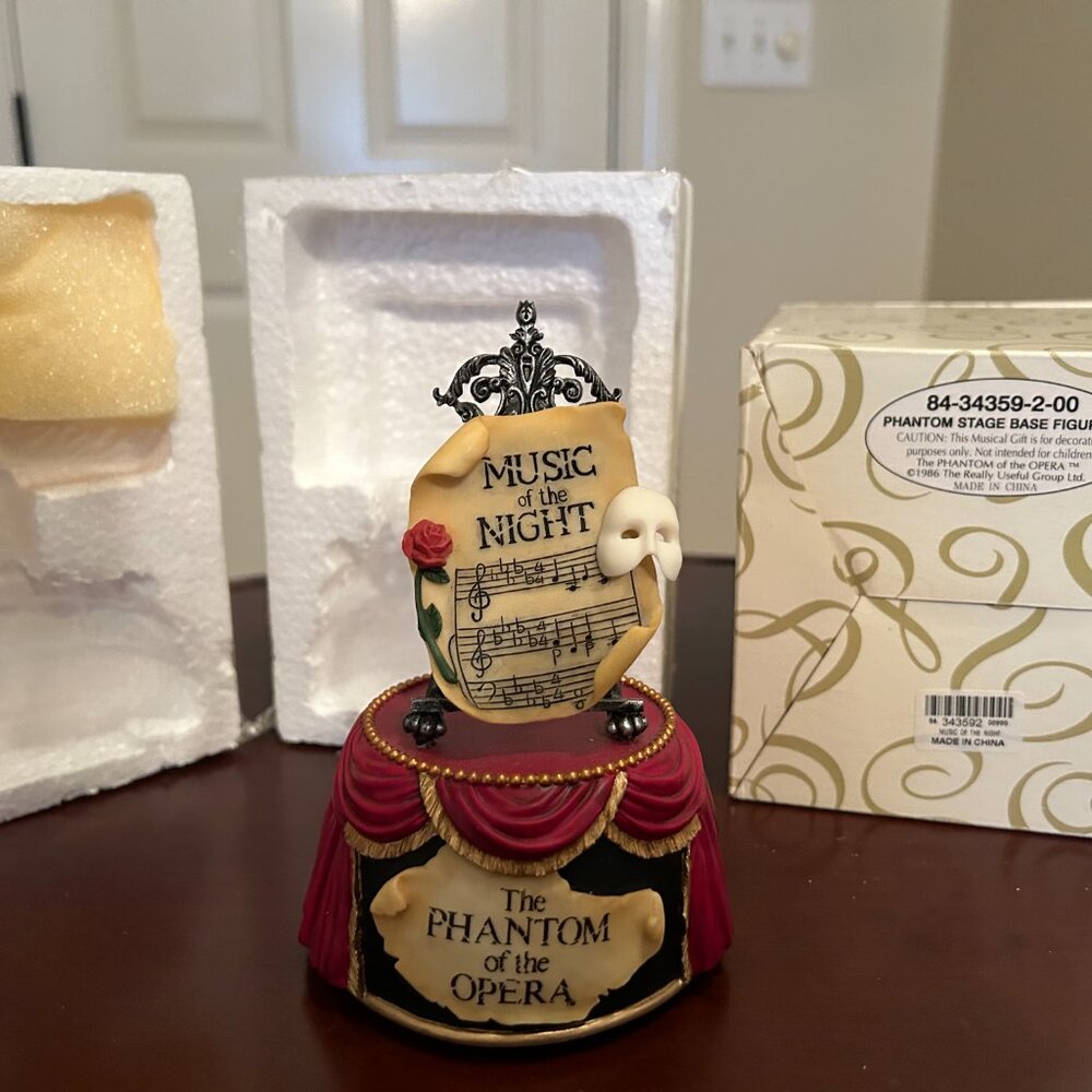 Phantom Stage Base Figurine and Music Box - Picture 3 of 5